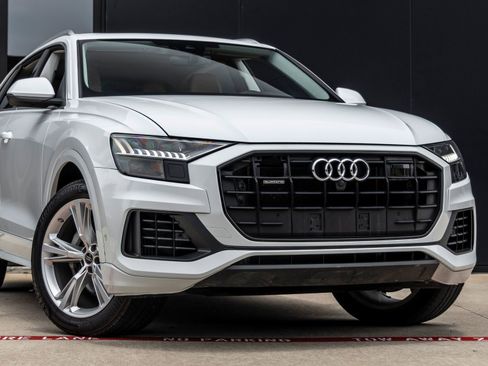 Used 2023 Audi Q8 Premium w/ Convenience Package AWD/4WD image 5