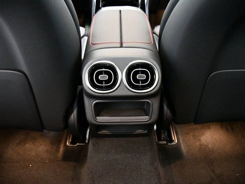 New 2026 Mercedes-Benz GLC 43 AMG 4MATIC image 17