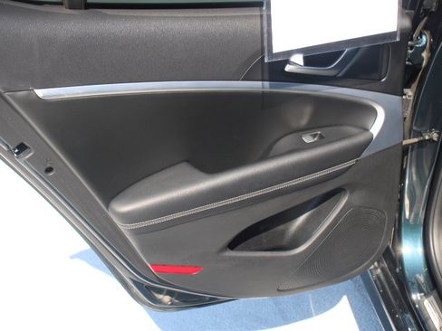 Used 2022 Genesis G70 2.0T RWD image 12