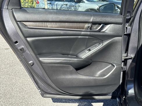 Used 2019 Honda Accord Touring image 13