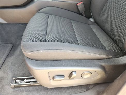 New 2026 GMC Canyon Elevation w/ Convenience Package image 17