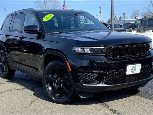 Certified 2023 Jeep Grand Cherokee Altitude image 2