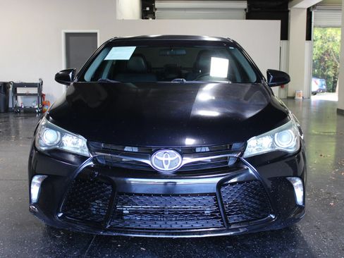 Used 2015 Toyota Camry SE FWD image 7