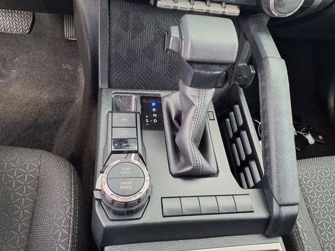 Used 2025 Toyota 4Runner SR5 AWD/4WD image 18