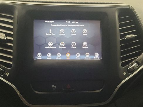 Used 2020 Jeep Cherokee Latitude Plus image 25