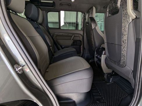 Certified 2025 Land Rover Defender 110 image 26