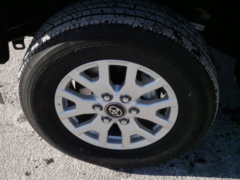 Certified 2025 Toyota Tacoma SR5 image 15