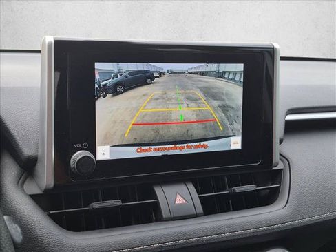 Used 2024 Toyota RAV4 LE FWD image 9
