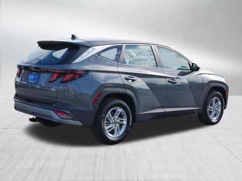 Certified 2025 Hyundai Tucson SE image 7
