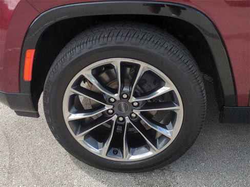 Used 2022 Jeep Wagoneer Series III w/ Premium Group I image 12