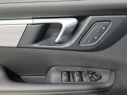 Used 2025 Buick Enclave Preferred image 19