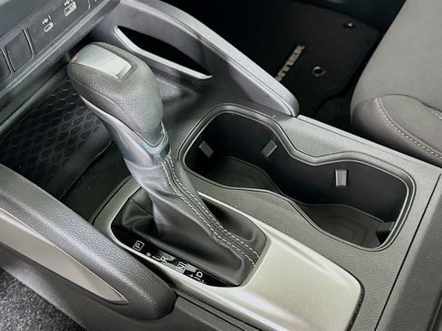 Used 2024 Nissan Frontier SV image 23