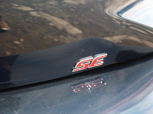 Used 2020 Toyota Corolla Hatchback image 10