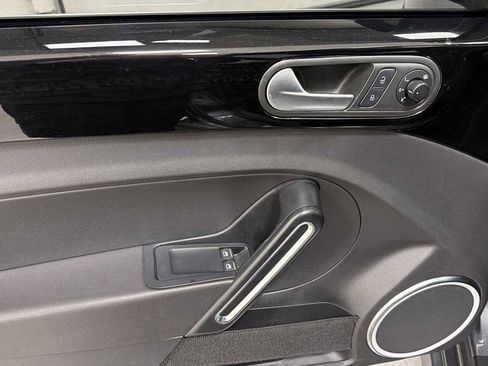 Used 2014 Volkswagen Beetle TDI image 17