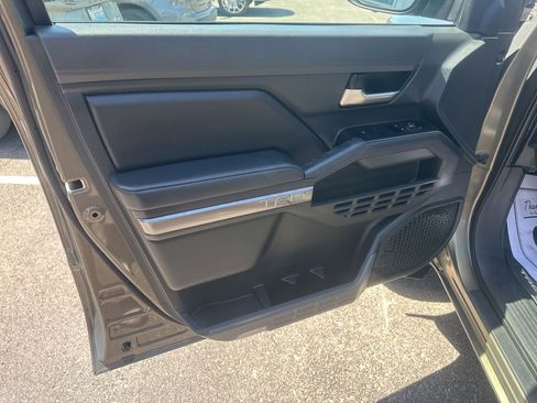 Used 2024 Toyota Tacoma TRD Sport w/ TRD Sport Premium Package AWD/4WD image 25