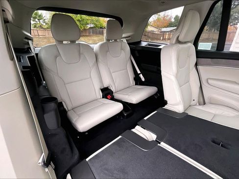 New 2026 Volvo XC90 B6 Ultra image 28