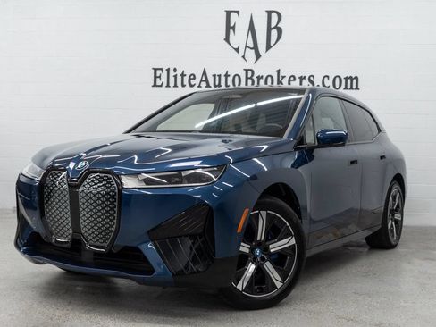 Used 2023 BMW iX xDrive50 w/ Sport Package AWD/4WD image 1