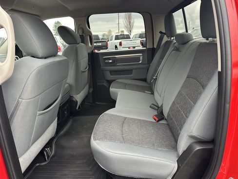 Used 2020 RAM 1500 Classic SLT w/ Luxury Group image 11