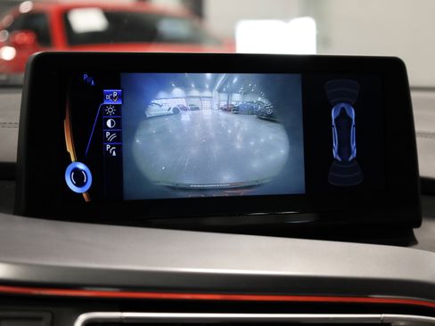 Used 2015 BMW i8 image 29