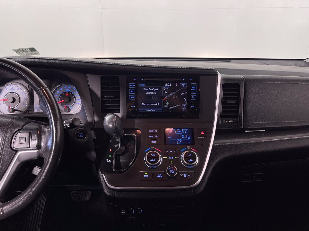 Used 2016 Toyota Sienna SE Premium FWD image 15