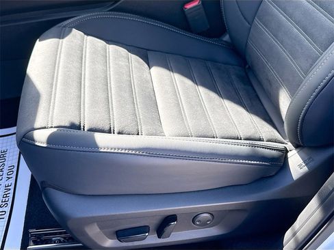 New 2026 Mitsubishi Outlander SE image 19