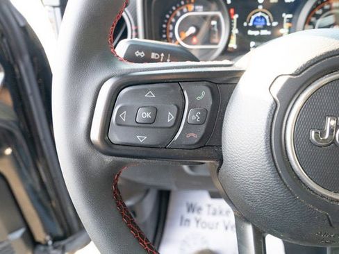 Certified 2024 Jeep Gladiator Rubicon w/ Technology Group image 23