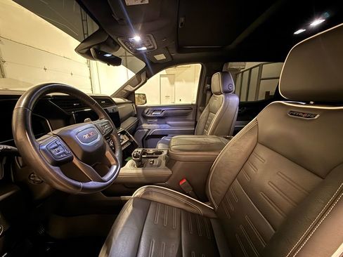 Used 2024 GMC Sierra 1500 AT4X image 16