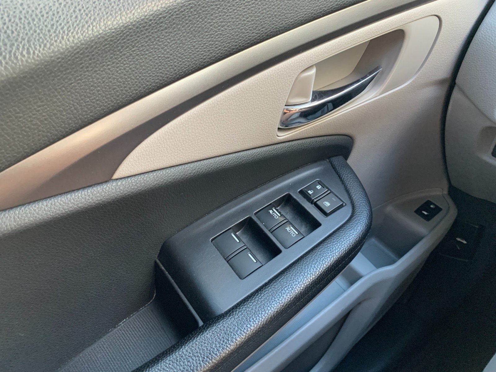 Used 2018 Honda Pilot EX-L image 14