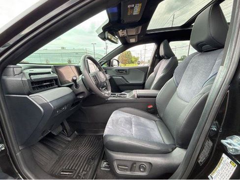 Used 2026 Toyota RAV4 XSE w/ Panoramic Sun Roof Package AWD/4WD image 17