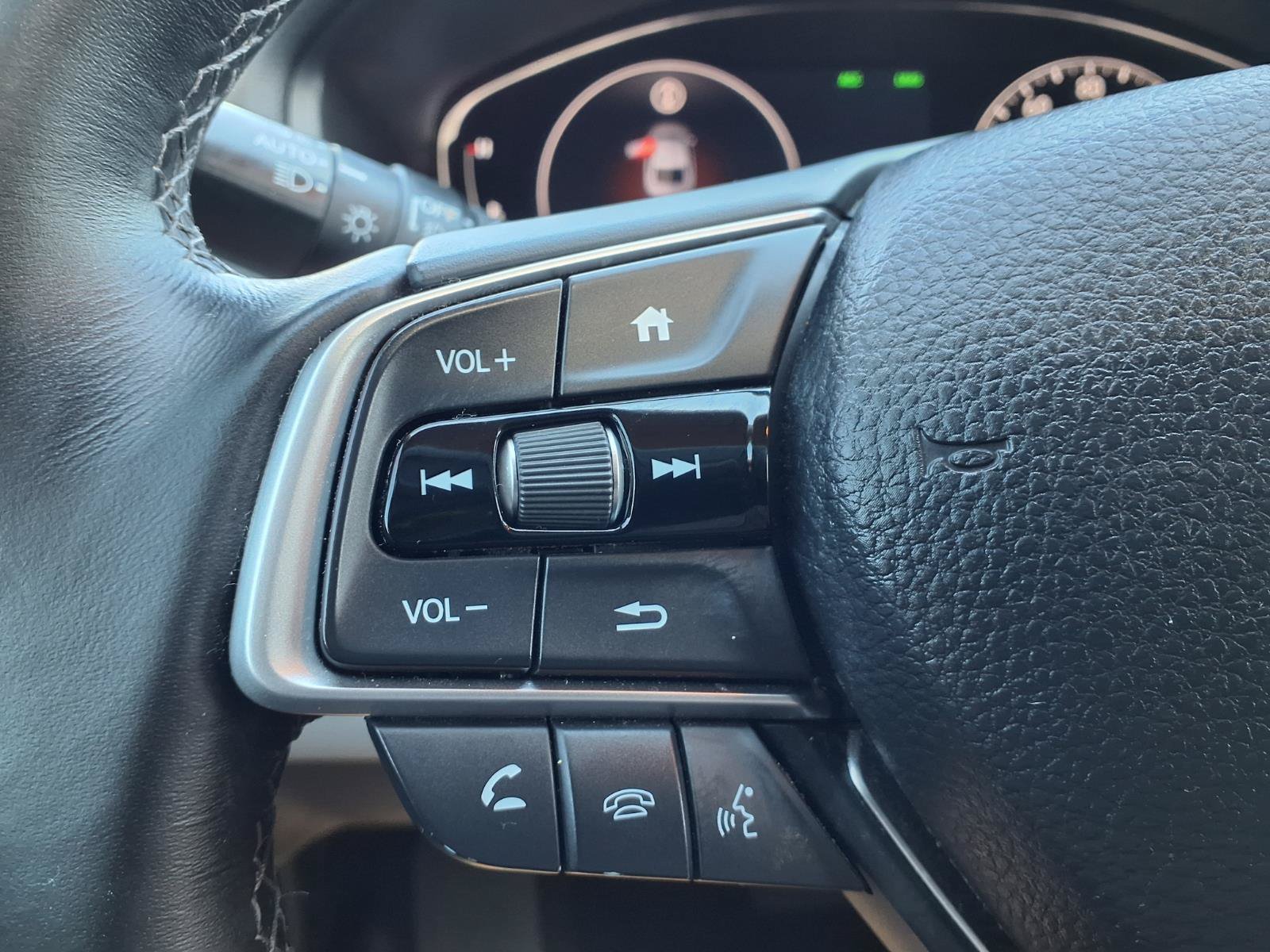 Used 2018 Honda Accord Touring image 16