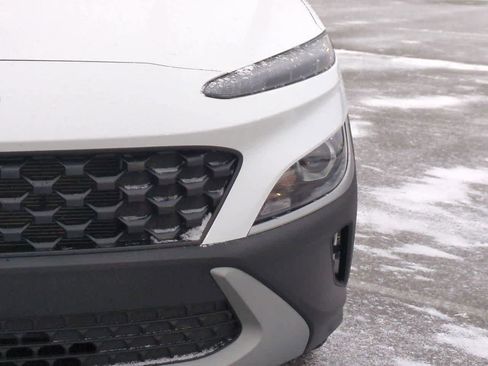 Used 2023 Hyundai Kona SE image 10