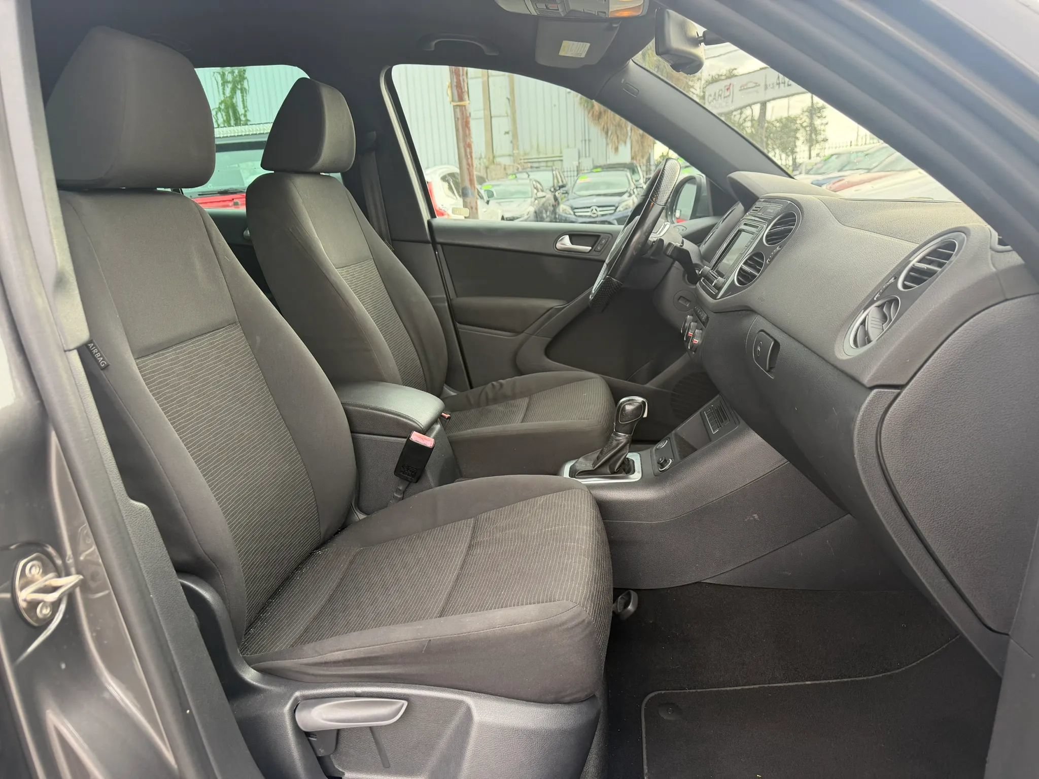 Used 2016 Volkswagen Tiguan R-Line FWD image 11