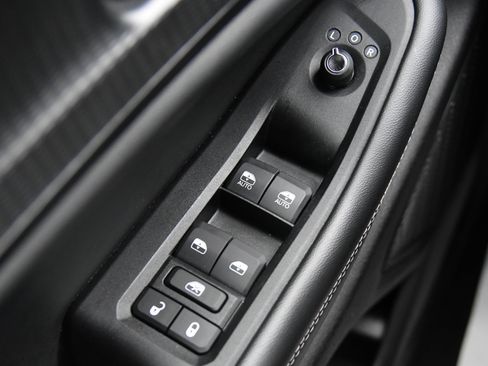 Used 2023 Jeep Grand Cherokee L Laredo image 33