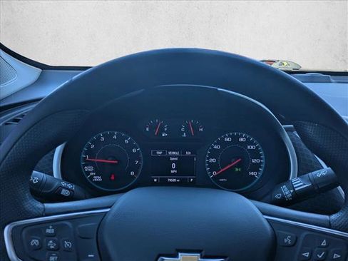 Used 2025 Chevrolet Malibu LS FWD image 9