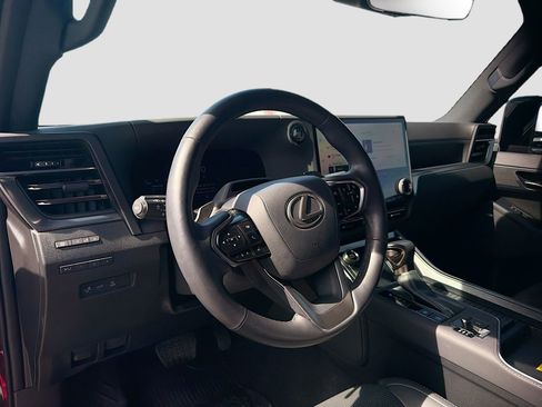 Used 2024 Lexus GX 550 w/ Accessory Package (Z1) image 12