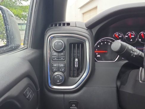 Used 2022 Chevrolet Silverado 1500 LT Trail Boss w/ Bed Protection Package AWD/4WD image 18