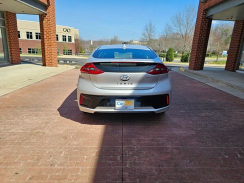 Used 2017 Hyundai Ioniq SEL image 5