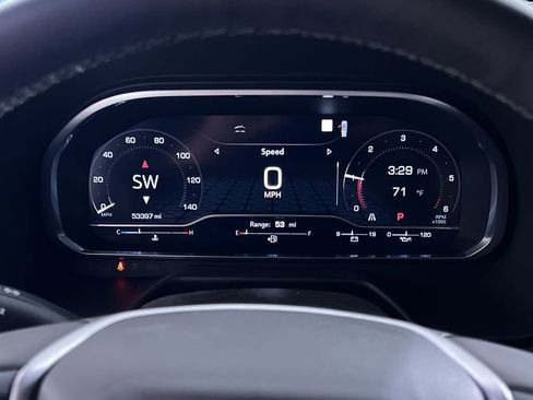 Used 2023 GMC Yukon SLT w/ SLT Luxury Package image 17