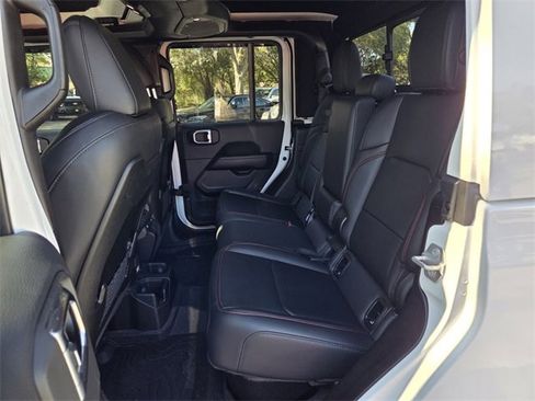 Used 2025 Jeep Gladiator Rubicon image 13