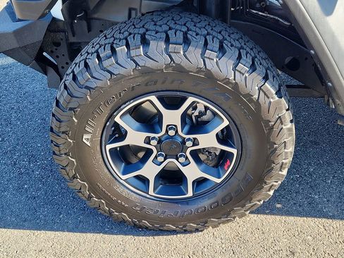 Used 2021 Jeep Wrangler Rubicon w/ Cold Weather Group image 6