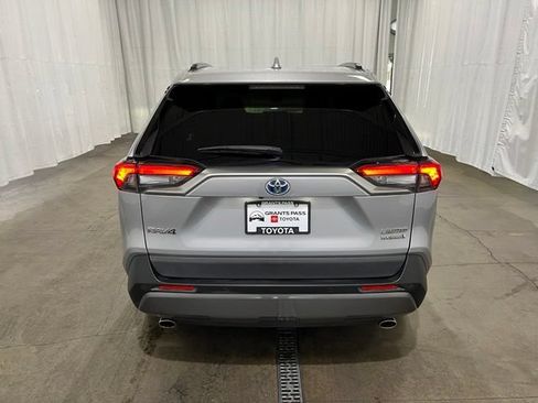 Used 2019 Toyota RAV4 Limited AWD/4WD image 5