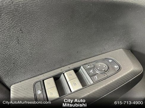 New 2025 Mitsubishi Outlander SE image 12