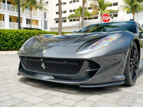 Used 2020 Ferrari 812 Superfast RWD image 45