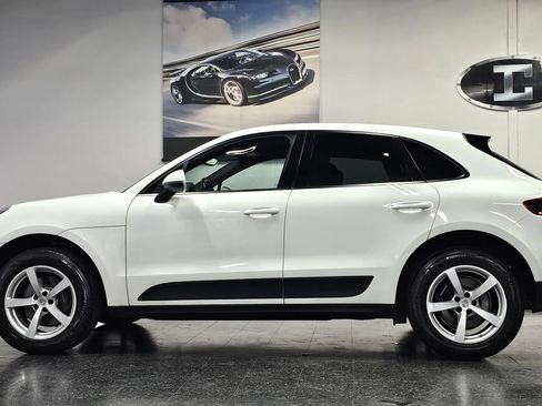 Used 2018 Porsche Macan Sport Edition AWD/4WD image 24
