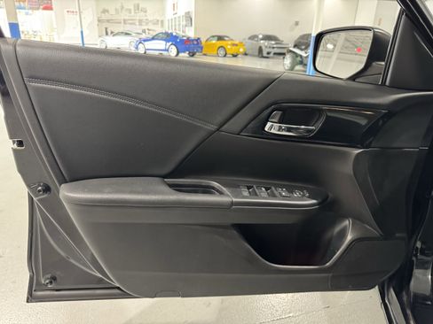 Used 2014 Honda Accord Sport image 22