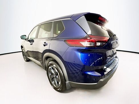 Certified 2025 Nissan Rogue SV image 7