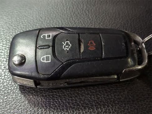 Used 2016 Ford Fusion SE w/ Equipment Group 202A image 32