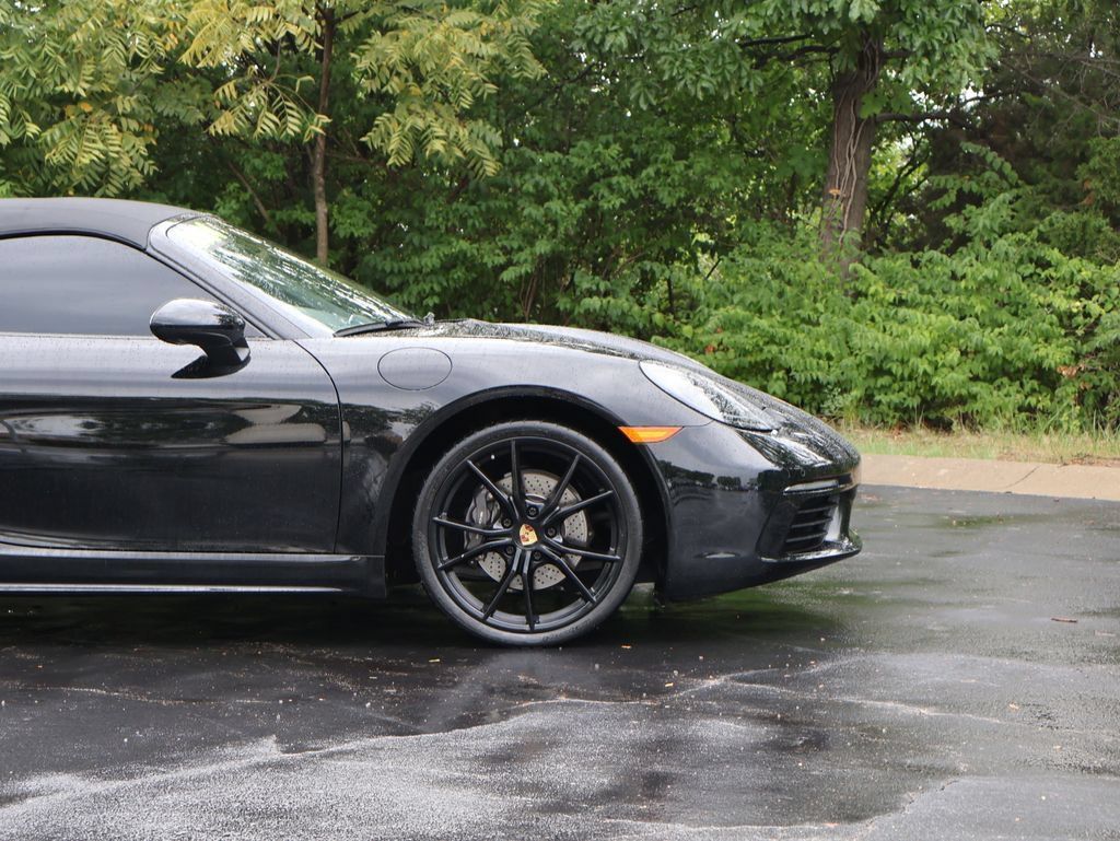 Used 2024 Porsche 718 Boxster RWD image 10