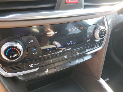 Used 2019 Hyundai Santa Fe Limited image 34