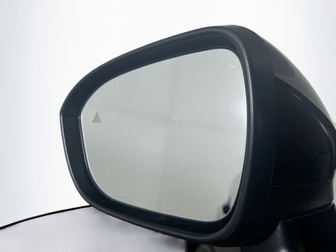 Used 2024 Nissan Ariya AWD image 16